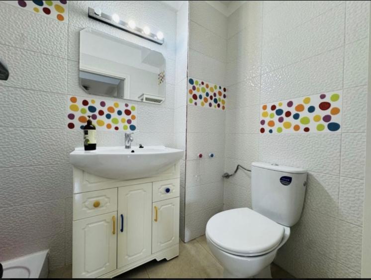 Apartament cu 3 camere semidecomandat în Chiajna