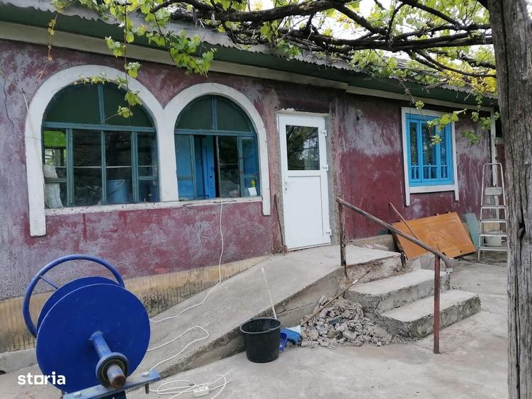 Casă cu 3 camere în Vulturi