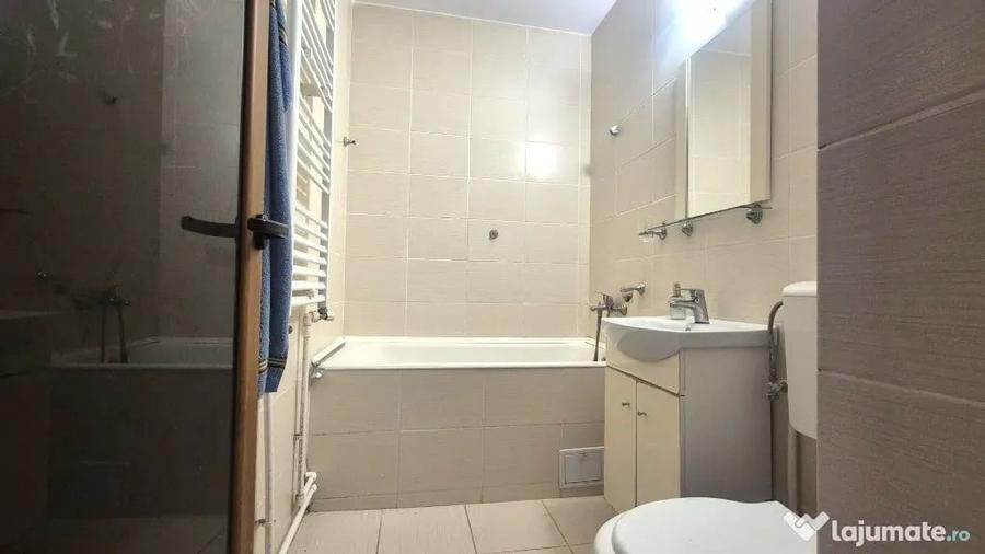 Apartament cu 3 camere semidecomandat în Țiglina 1