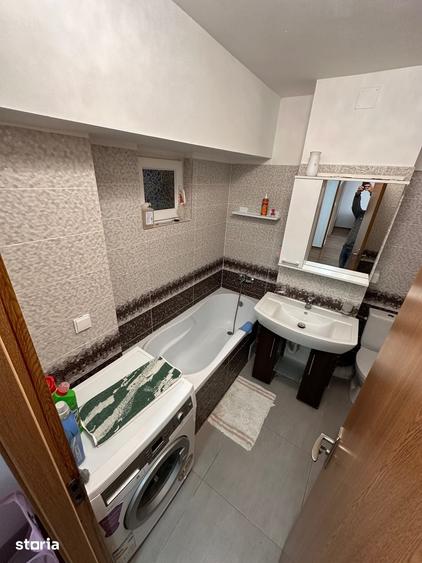 Apartament cu 3 camere decomandat în Obor