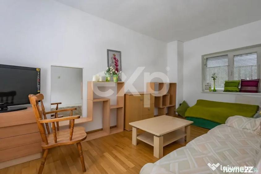 Casă cu 5 camere cu Teren 1866 Mp în Central