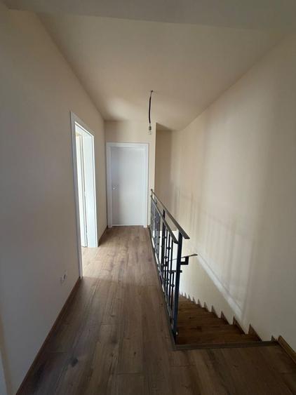 Duplex cu 4 camere cu Teren 320 Mp în Moșnița Nouă