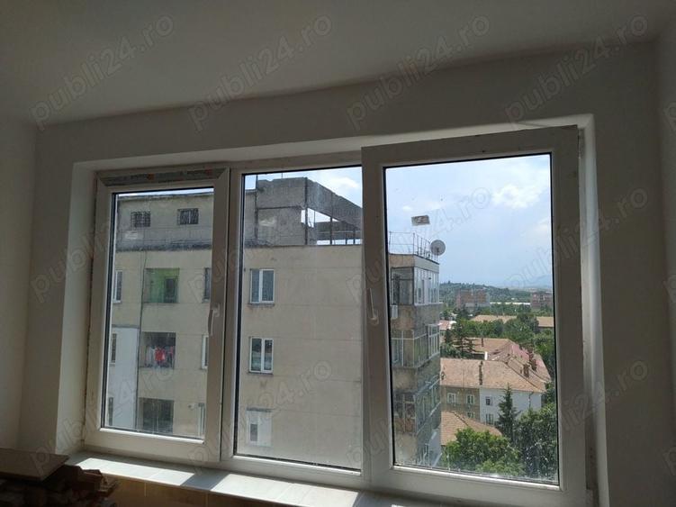Apartament cu 3 camere decomandat în Onești