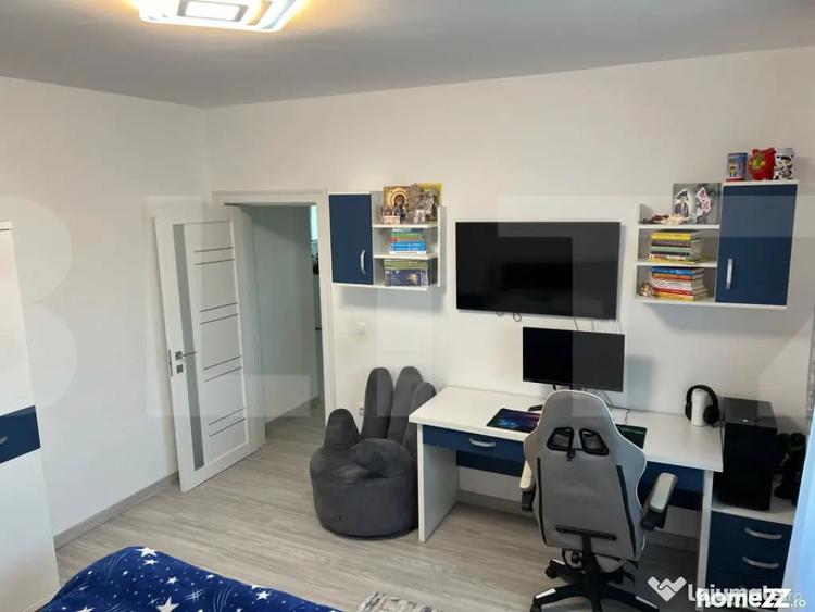 Casă cu 4 camere cu Teren 1500 Mp în Roșiori