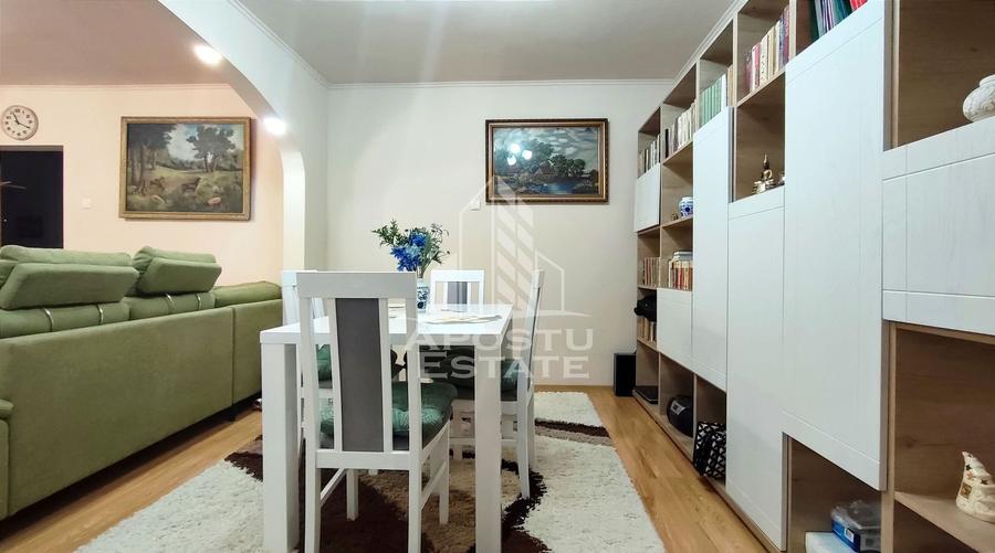 Apartament cu 4 camere semidecomandat, mobilat în Miorița