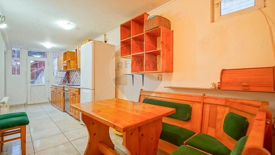 Casă cu 6 camere cu Teren 337 Mp în Central