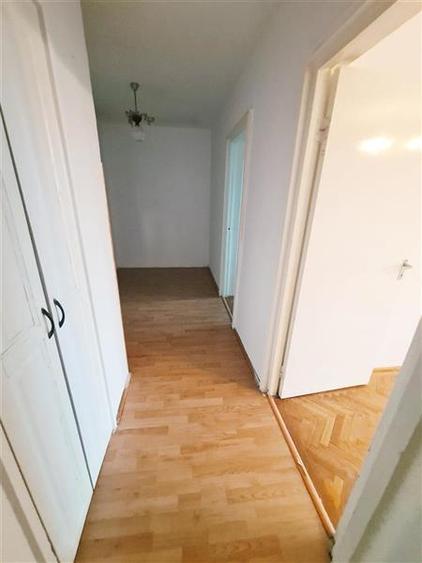 Apartament cu 3 camere circular în Astra