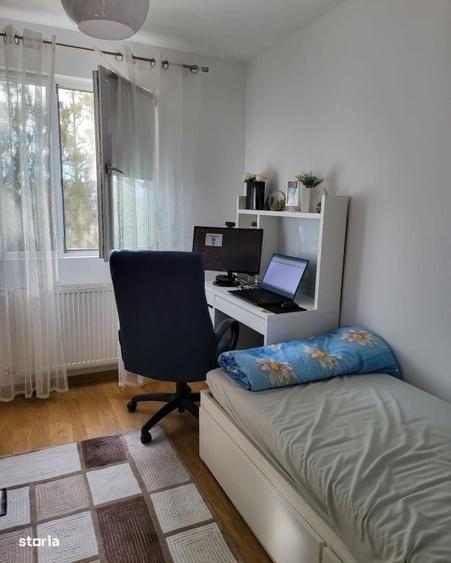 Apartament cu 4 camere decomandat în Calea București