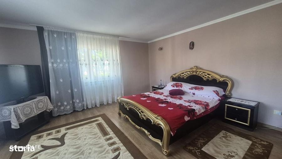 Casă cu 4 camere în Piatra