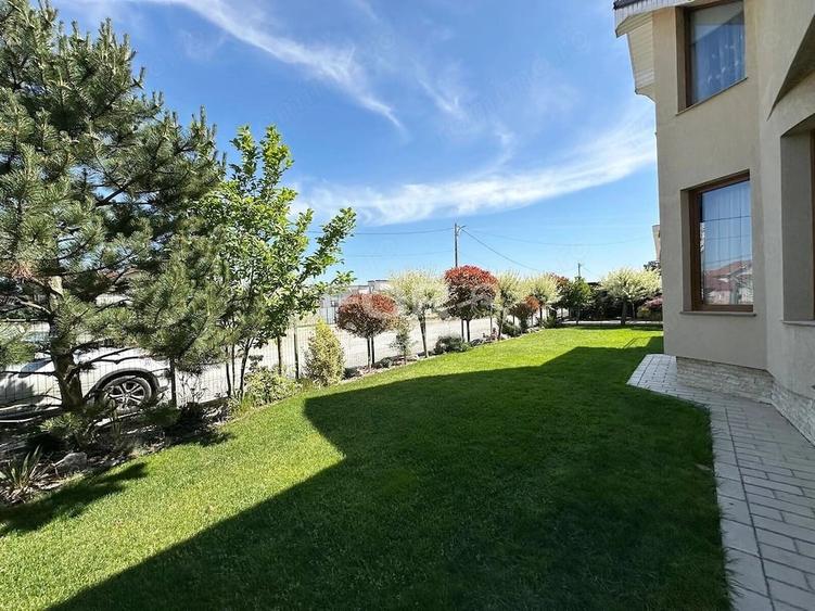 Casă cu 6 camere cu Teren 466 Mp în Nufărul