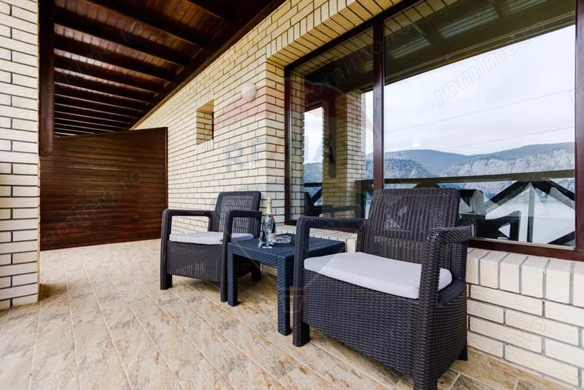 Casă cu 32 camere cu Teren 4600 Mp în Dubova