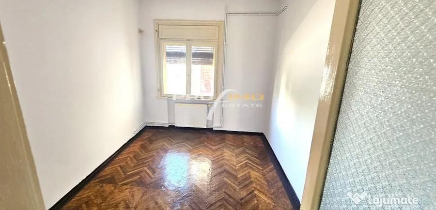 Apartament cu 6 camere decomandat în Central