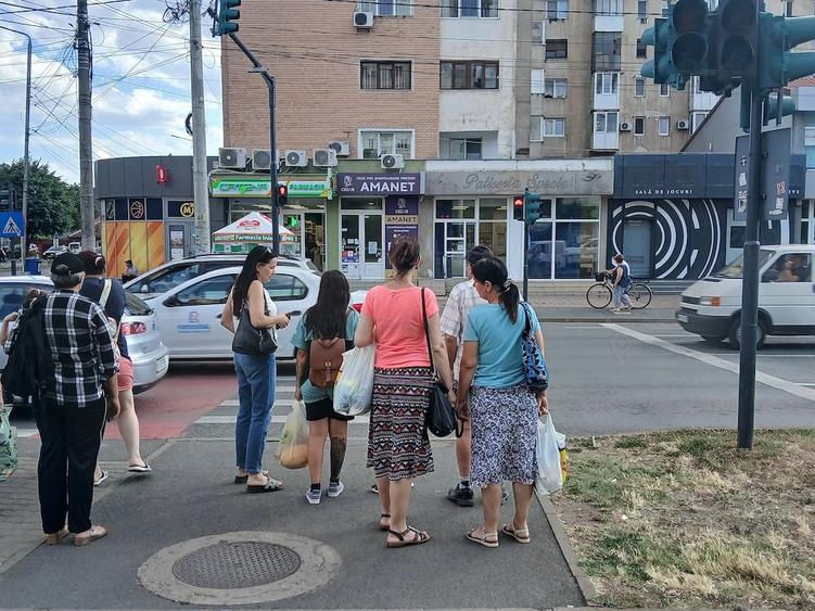 Inchiriez spariu comercial Vlaicu(cu vitrina) pe princilala - 2