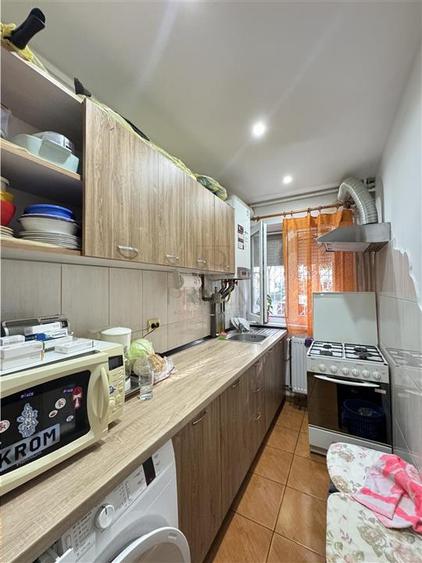 Apartament cu 2 camere semidecomandat, mobilat în Complex Studențesc