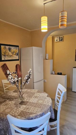 Apartament cu 2 camere decomandat în Ștrand