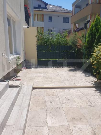 Apartament cu 3 camere decomandat, mobilat în Tractorul