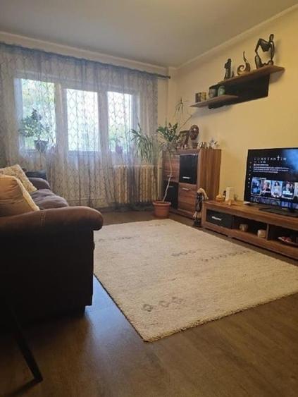 Apartament cu 4 camere, mobilat în Sebastian