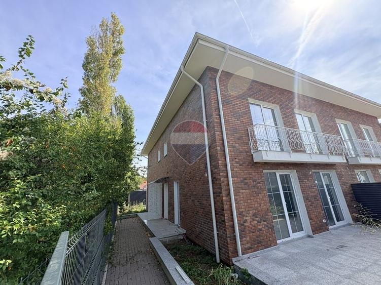Duplex cu 3 camere cu Teren 91.5 Mp în Odăi
