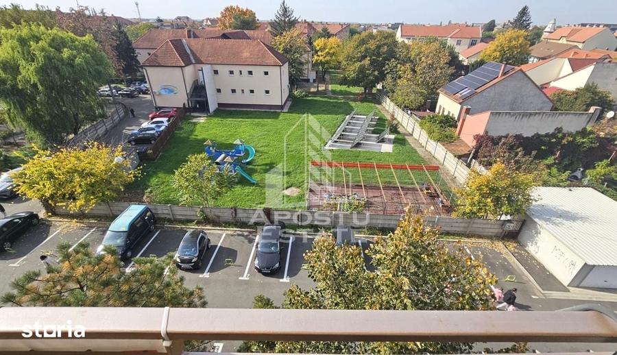 Apartament cu 4 camere decomandat în Central