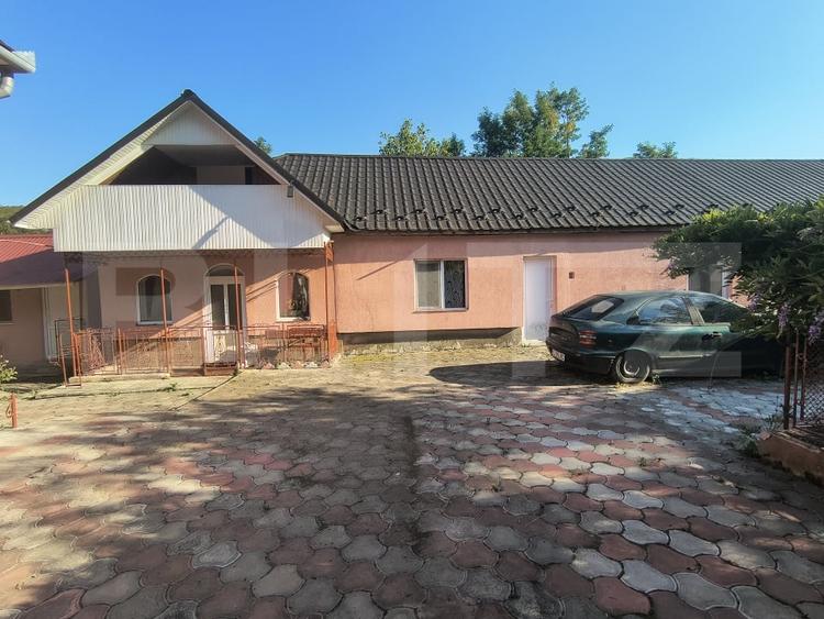 Casă individuală cu 6 camere cu Canalizare în Vest