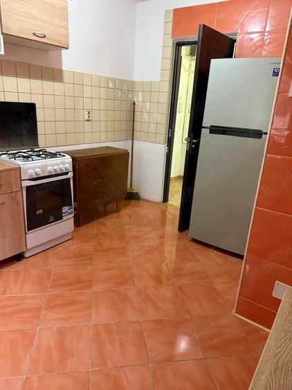 Apartament cu 3 camere decomandat în 9 Mai