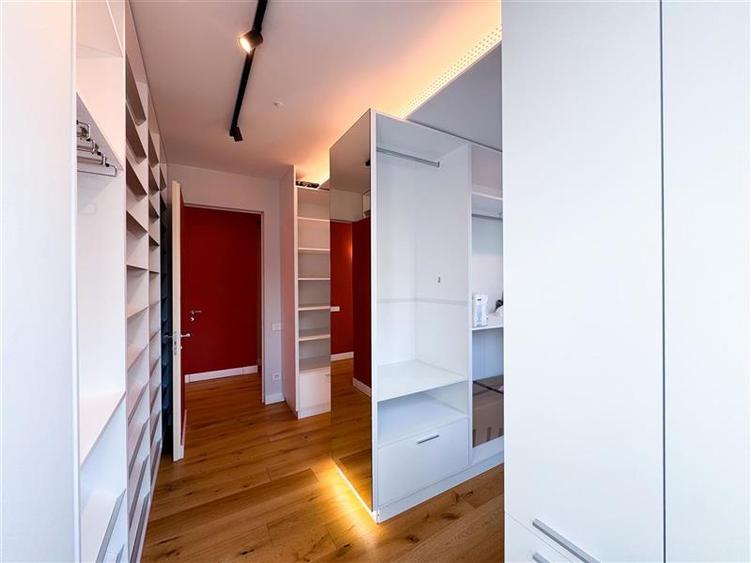 Apartament cu 3 camere decomandat, mobilat în Grădina Icoanei