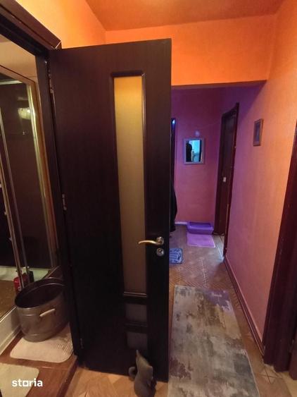 Apartament cu 3 camere decomandat în Drumul Taberei