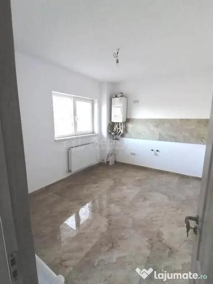 Casă cu 4 camere cu Teren 200 Mp în Rahova