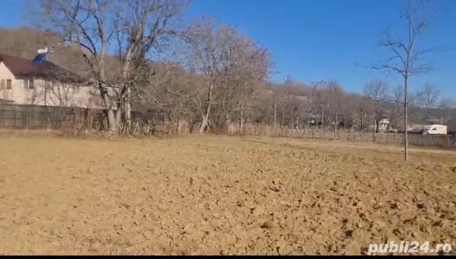 Teren de 1710 mp, în Central