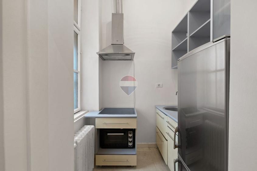 Apartament cu 2 camere semidecomandat, mobilat în Ultracentral