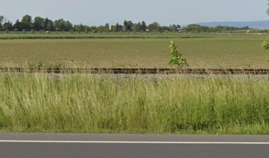 Teren agricol intravilan de 44800 mp, în Exterior Vest