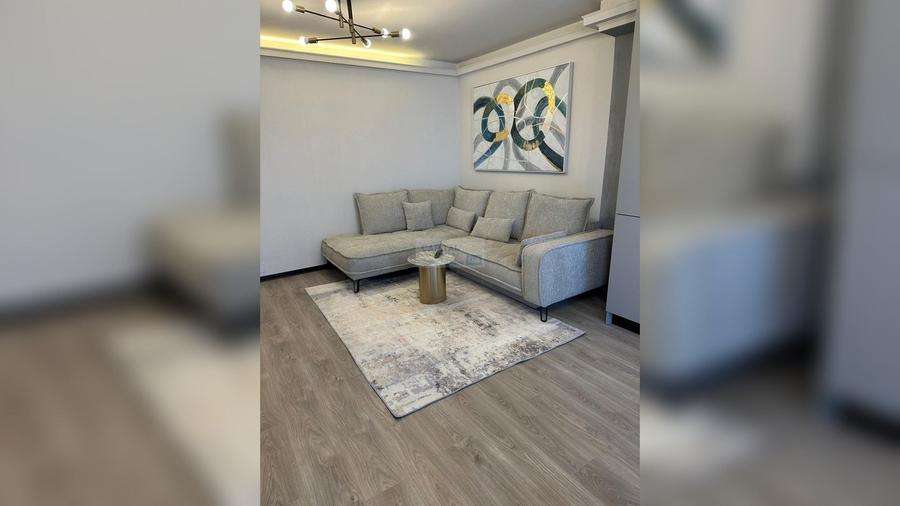Apartament cu 2 camere semidecomandat în Sopor
