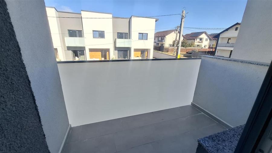 Duplex cu 4 camere cu Canalizare în Valea Lupului