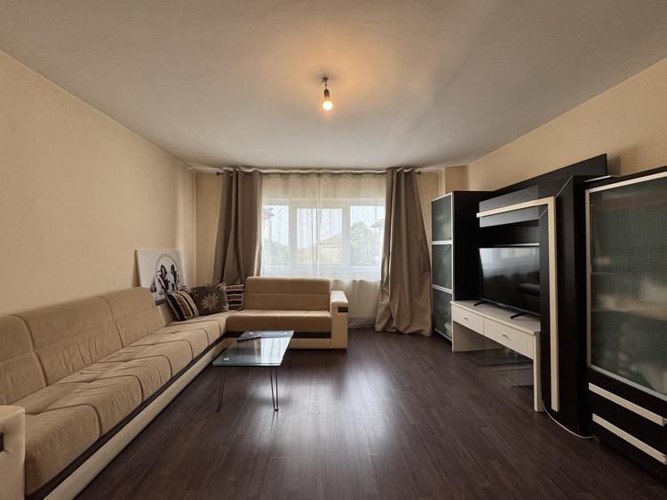 Apartament cu 3 camere decomandat, mobilat în Bucovina