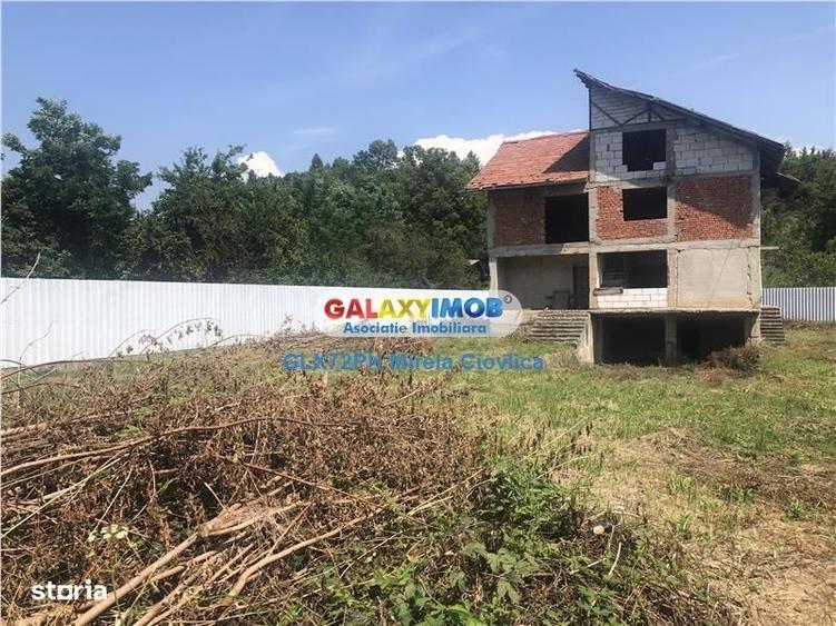 Casă cu 4 camere cu Teren 1513 Mp în Cornu