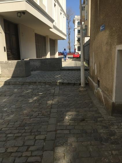 Casă cu 14 camere cu Teren 120 Mp în P-ța Ovidiu