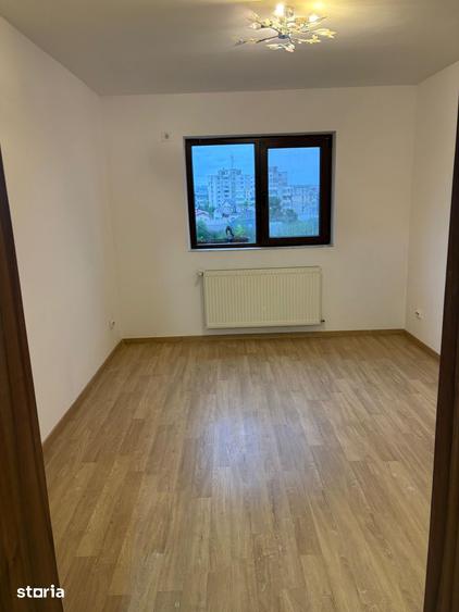 Apartament cu 2 camere decomandat în Podu Roș