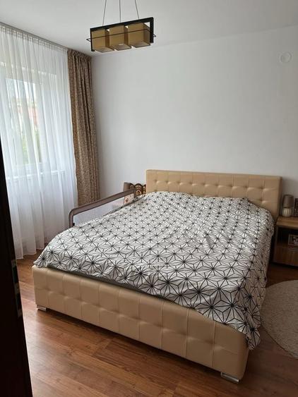 Apartament cu 3 camere decomandat în Lotrioara