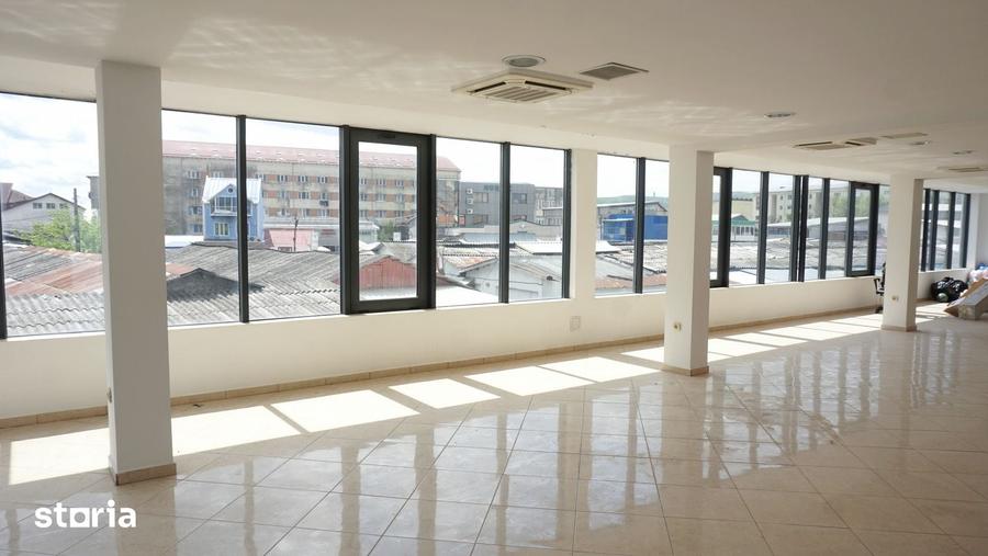 DE INCHIRIAT- SPATIU COMERCIAL 140 MP - 14