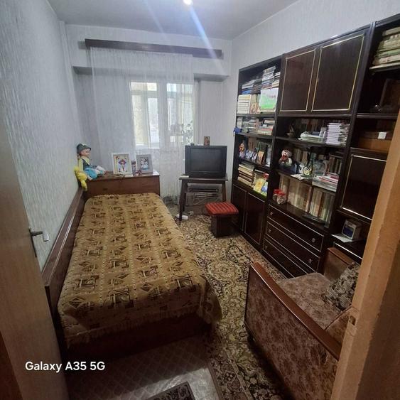 Apartament cu 4 camere decomandat în Central