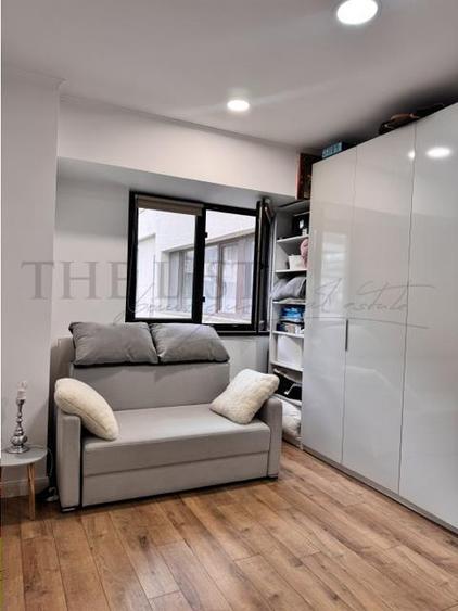 Apartament cu 3 camere semidecomandat în Nord-Est