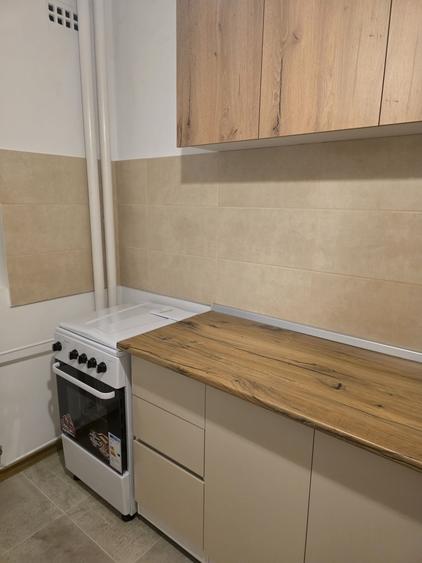 Apartament cu 2 camere semidecomandat în 1 Mai