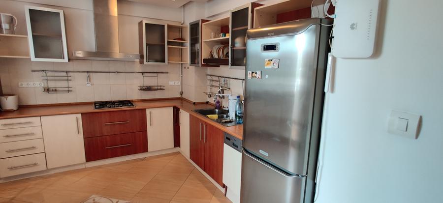 Apartament cu 4 camere decomandat în Zorilor
