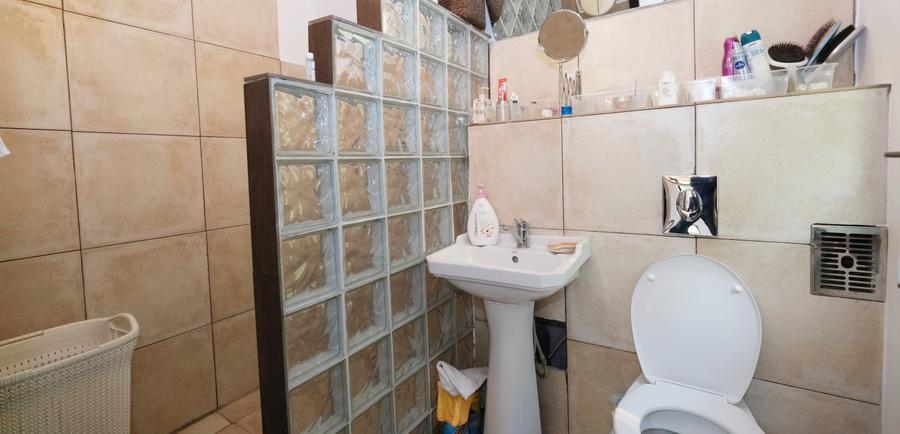 Casă individuală cu 4 camere cu Canalizare în Cheia