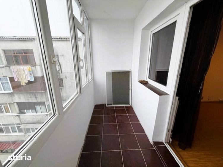 Apartament cu 3 camere decomandat în Tineretului