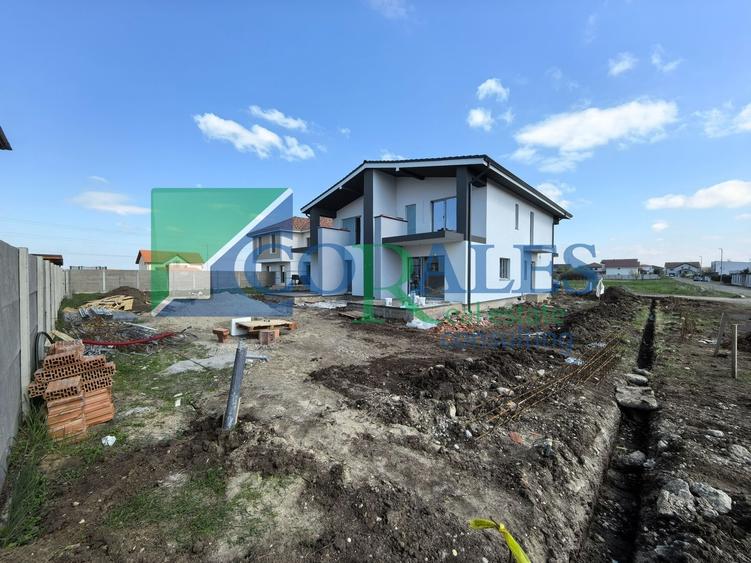 Duplex cu 4 camere cu Canalizare în Dumbrăvița