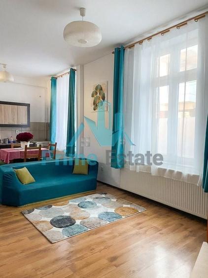 Apartament cu 3 camere semidecomandat, mobilat în Ultracentral