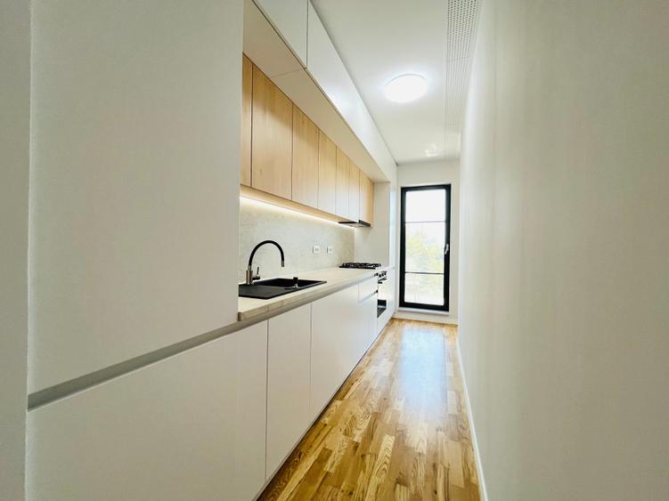 Apartament cu 2 camere decomandat în P-ta Presei Libere