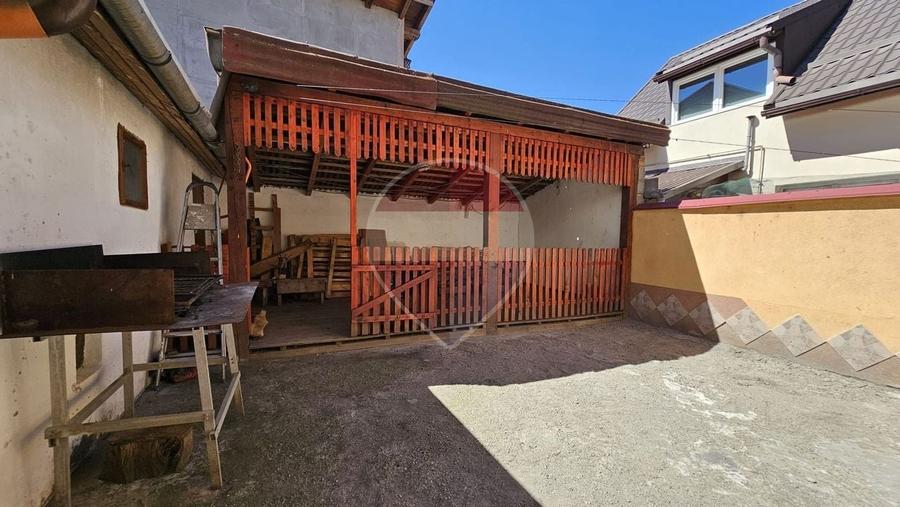 Casă individuală cu 5 camere cu Teren 217 Mp în Cristian