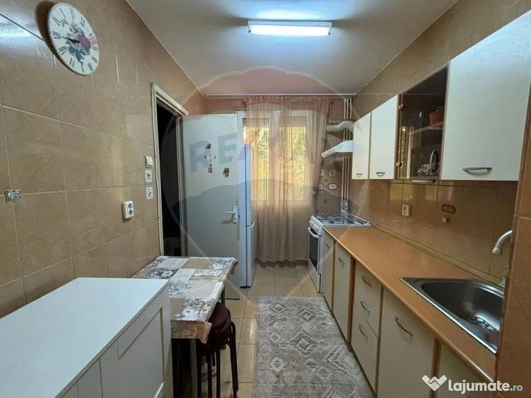 Apartament cu 3 camere decomandat în 1 Decembrie 1918